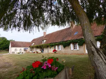 Gite à Lurcy Lévis,Ferme restaurée 19ème siècle, gîte indépendant avec étang, proche du circuit de Lurcy-Lévis FR-1-489-392 N°853671