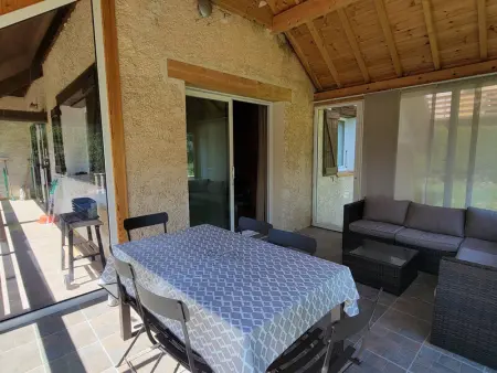 Maison calme avec jardin, 3 chambres, cheminée proche station de ski - Photo 4