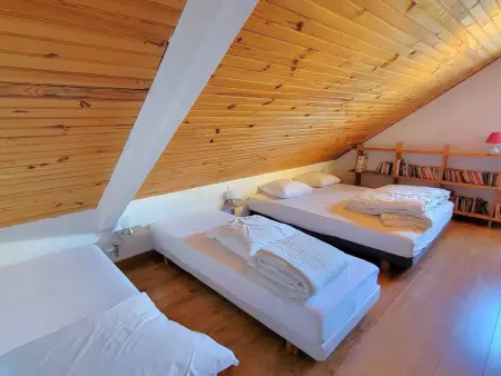 Maison calme avec jardin, 3 chambres, cheminée proche station de ski - Photo 10