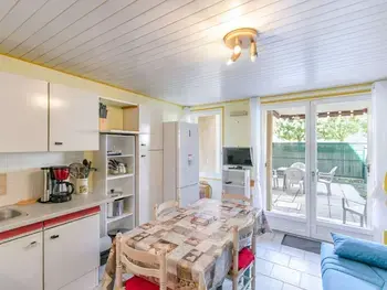 Apartment in Esquièze Sère,T2 cabine 6 pers avec balcon, parking privé, proche commodités et stations de ski FR-1-402-122 N°898898