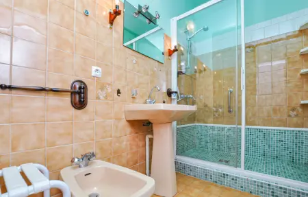 Location Appartement 6 personnes à Six Fours les Plages - Photo 9