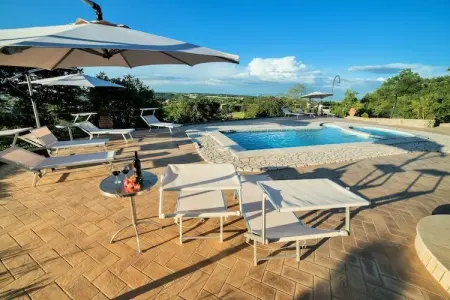 Il Giglio 16, Villa avec piscine et jacuzzi dans une position panoramique près du lac - Photo 2