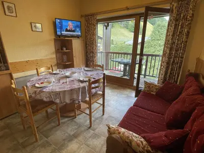 Appartement à Praz sur Arly, Appartement lumineux avec mezzanine à Praz-sur-Arly, parking, à 400m du lac - 4 pers. - L898949