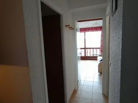 Studio cosy 4 pers, plein sud, balcon, parking privé, proche pistes et commerces - Photo 6