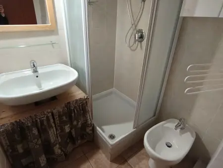 Studio cosy 4 pers, plein sud, balcon, parking privé, proche pistes et commerces - Photo 7