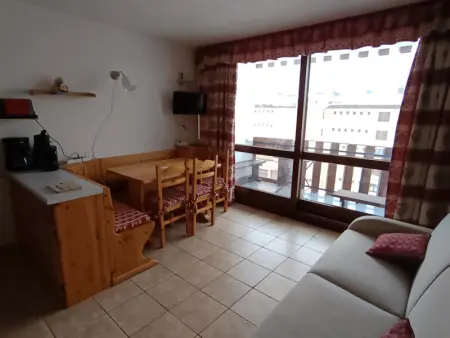 Studio cosy 4 pers, plein sud, balcon, parking privé, proche pistes et commerces - Photo 11