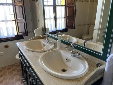 Maison de Charme en Plein Cœur de l'Andalousie avec Piscine et Jardins - Photo 7