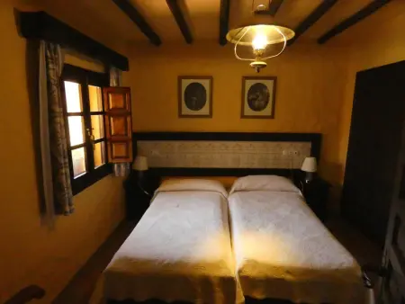 Maison de Charme en Plein Cœur de l'Andalousie avec Piscine et Jardins - Photo 9