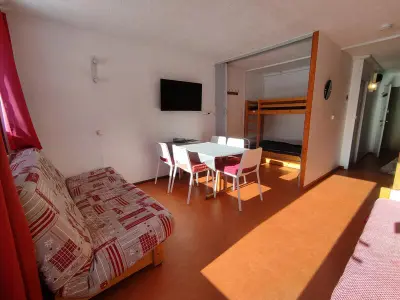 Appartement à La Plagne, Studio lumineux en front de neige à Plagne Centre, accès direct piste, terrasse et balcon - L963555