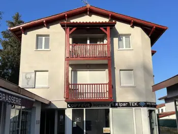 Appartement à Cambo les Bains,T2 calme avec terrasse, parking privatif, cuisine équipée, centre de Cambo-les-Bains FR-1-495-112 N°899061