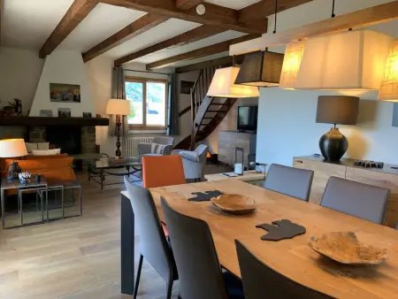 Appartement à Notre Dame de Bellecombe, Charmant appartement 140m², 4 chambres, proche pistes et village, parking, wifi - L899104