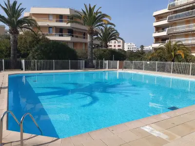 Appartement à Fréjus, Studio 2 pers. avec piscine, proche mer, Fréjus - L899119