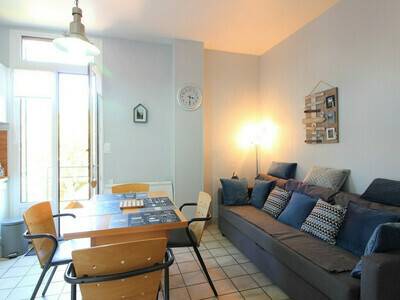 Location Appartement à La Bourboule,LA BOURBOULE proximité centre agréable T3 terrasse FR-1-608-236 N°899131