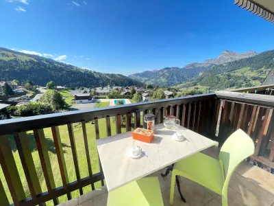 Appartement à Notre Dame de Bellecombe, Studio skis aux pieds avec piscine - N°967016