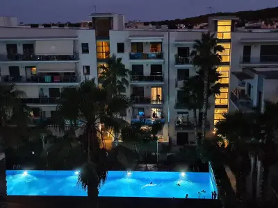 Appartement à Lloret de Mar, Appartement lumineux avec piscine, climatisation, proche plages et commodités à Lloret de Mar - L899164