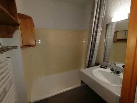 Appartement 4 pers · Ski aux pieds · Balcon · Casier à skis · Parking gratuit - Photo 5