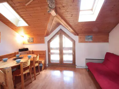 Appartement à Les Carroz d'Arâches, Studio mezzanine 5 pers, pied des commerces, 450m des pistes - L962391