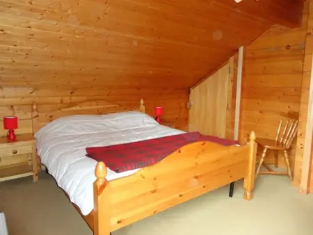 Chalet 3 Chambres 8 Pers, 800m Pistes, Parking Couvert, Poêle à Bois, Quartier Calme - Photo 3