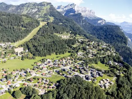 Chalet 3 Chambres 8 Pers, 800m Pistes, Parking Couvert, Poêle à Bois, Quartier Calme - Photo 8