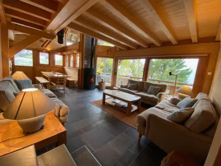 Chalet cosy 12 pers. à 1km des pistes, 5 ch., WiFi, cheminée, abri voiture - Photo 1