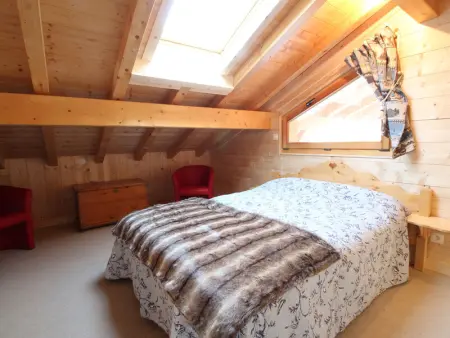 Chalet cosy 12 pers. à 1km des pistes, 5 ch., WiFi, cheminée, abri voiture - Photo 6