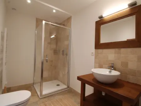 Chalet cosy 12 pers. à 1km des pistes, 5 ch., WiFi, cheminée, abri voiture - Photo 7