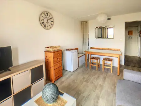 Studio skis aux pieds avec balcon, parking, proche commodités, accès piscine chauffée - Photo 3