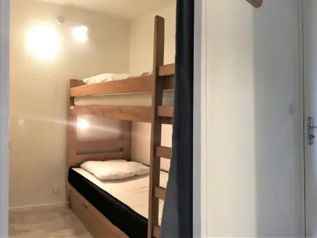 Studio skis aux pieds avec balcon, parking, proche commodités, accès piscine chauffée - Photo 7