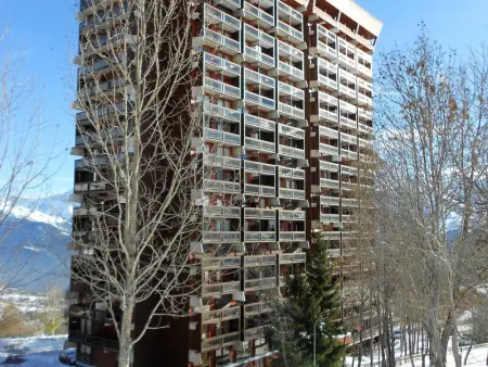 Studio skis aux pieds avec balcon, parking, proche commodités, accès piscine chauffée - Photo 13