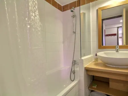 Charmant appartement 2 pièces proche commerces avec piscine - Photo 4