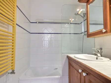 Appart au pied des pistes avec piscine, salle de fitness et WiFi - Photo 8