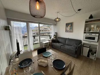 Appartement à Auris,Studio cabine rénové, 4 couchages, pied des pistes, parking, balcon sud FR-1-297-160 N°899330