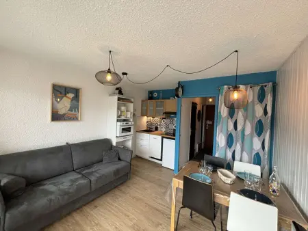 Studio cabine rénové, 4 couchages, pied des pistes, parking, balcon sud - Photo 2