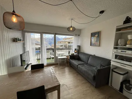 Studio cabine rénové, 4 couchages, pied des pistes, parking, balcon sud - Photo 4