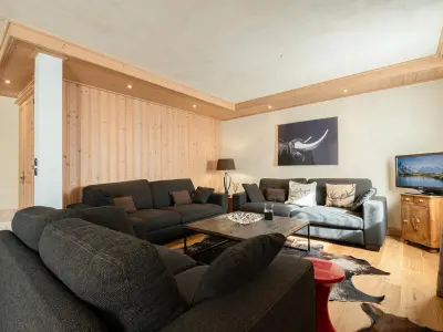 Appartement à Chamonix Mont Blanc, Superbe Duplex de 144m² 10 Pers. - Proche Pistes & Centre, Terrasse, Parking, WiFi - L966962