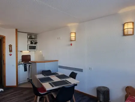 Studio rénové · Pied des pistes · Balcon avec vue - Photo 1