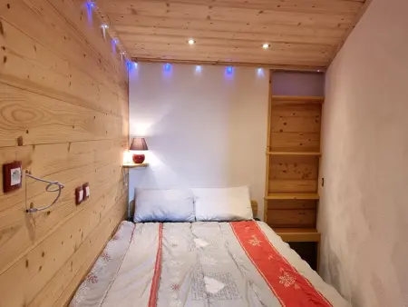 Studio rénové · Pied des pistes · Balcon avec vue - Photo 3