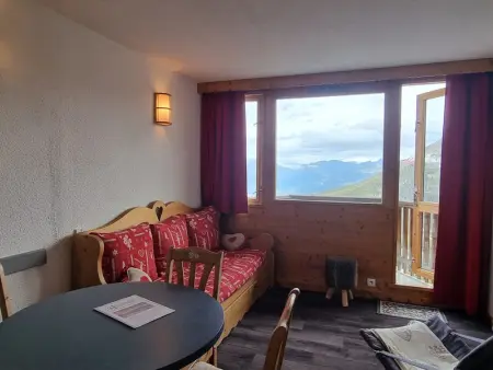 Studio rénové · Pied des pistes · Balcon avec vue - Photo 6