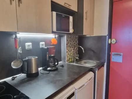 Studio rénové avec coin montagne près des pistes - Vue Mont Blanc - Photo 3