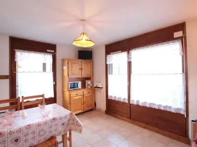 Appartement à Les Carroz d'Arâches, Studio cosy 5 pers avec balcon, au centre, proche remontées mécaniques et commerces - L899466