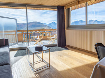 Location Appartement à Huez,Appartement au Centre de l'Alpe d'Huez avec Vue Panoramique et Retour Skis aux Pieds FR-1-645-19 N°899545