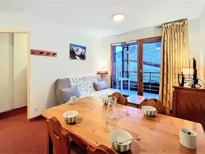 Appartement à Le Corbier, Appartement T3 cosy, balcon sud, proche pistes, 6 pers, piscine chauffée, départ ski aux pieds - L969563