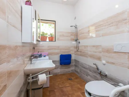 Red House, Gite 4 personnes à Pescia - Photo 18