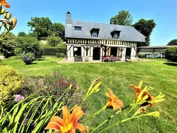 Casa rural en Isneauville,Maison lumineuse avec jardin arboré, cheminée, proche de Rouen - Idéal familles FR-1-441-743 N°854585