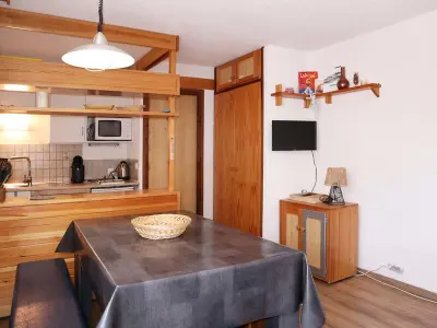 Appartement à Les Orres, Studio familial avec accès direct aux pistes, balcon sud, 4 pers, centre station, Les Orres - L899621