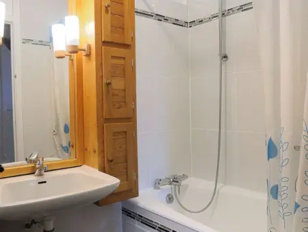 Chalet 3 chambres, 8 pers, terrasse sud, proche remontées, équipements complets - Photo 9