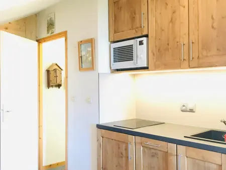 Studio pour 3 personnes, skis aux pieds, balcon vue vallée - Photo 2