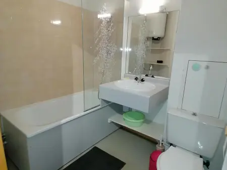 Studio pour 3 personnes, skis aux pieds, balcon vue vallée - Photo 5