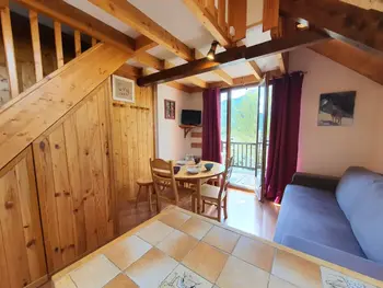 Wohnung in Serre Chevalier,Appartement lumineux, accès piste par navette, casier à skis privatif, parking, balcon sud FR-1-358-267 N°941284