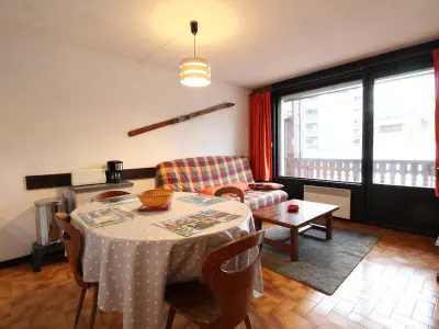 Appartement à Les Carroz d'Arâches, 3P 6 Pers, Cuisine rénovée, Balcon Sud, Proche Pistes et Commerces, Parking, Casier à skis - L899773